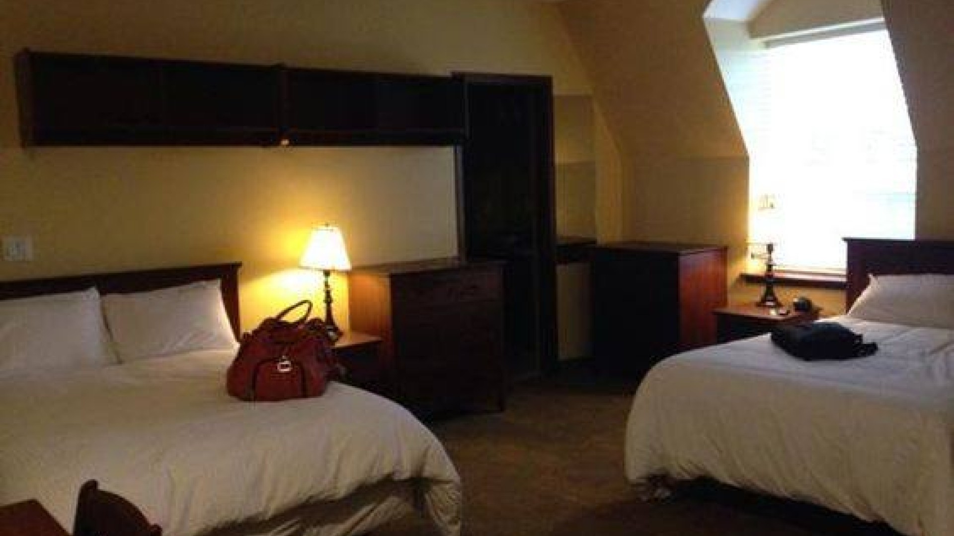 Double suite with two beds, desks and dressers 