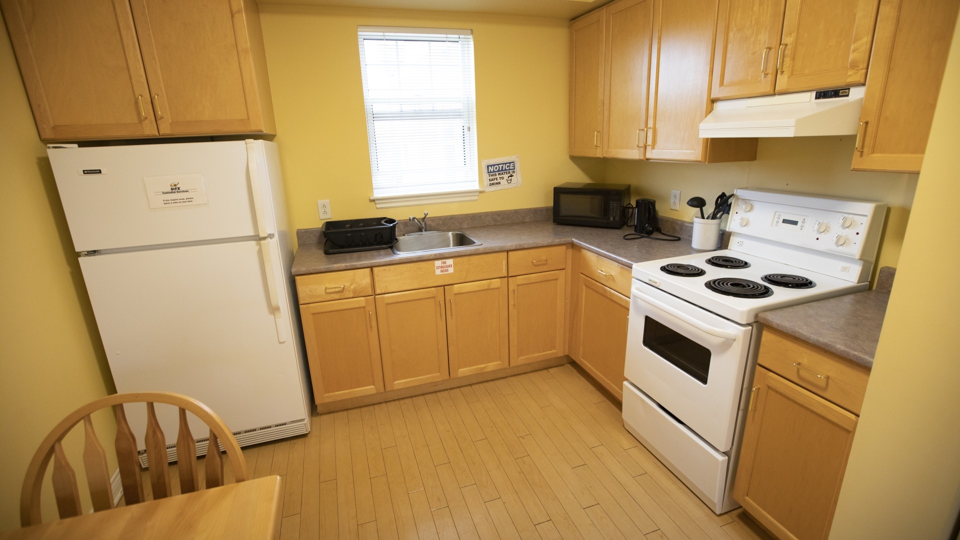 Somers and Power Hall apartment style kitchen.