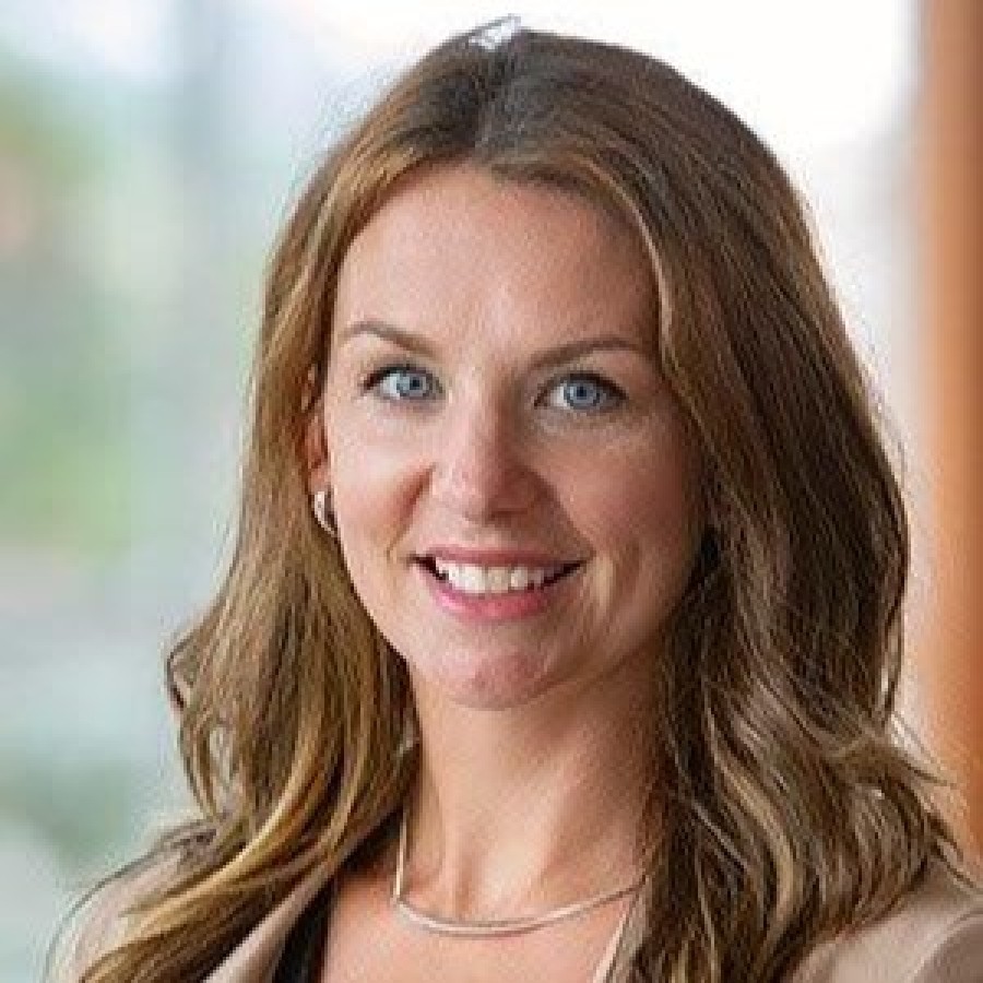 Headshot of Jennifer Alex