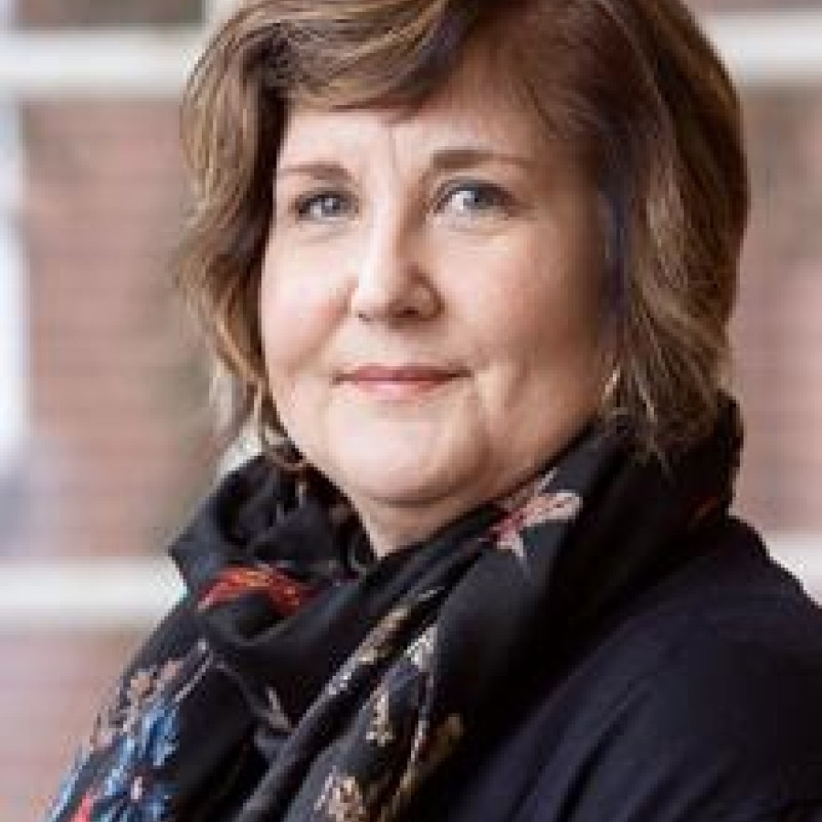 Headshot of Kathleen MacKenzie 