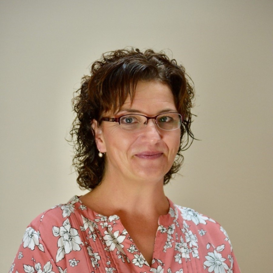 Headshot of Sherry Neville-MacLean
