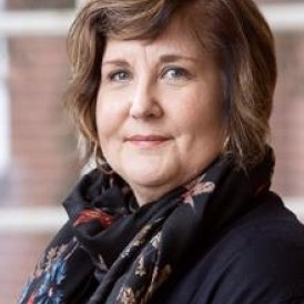 Headshot of Kathleen MacKenzie 